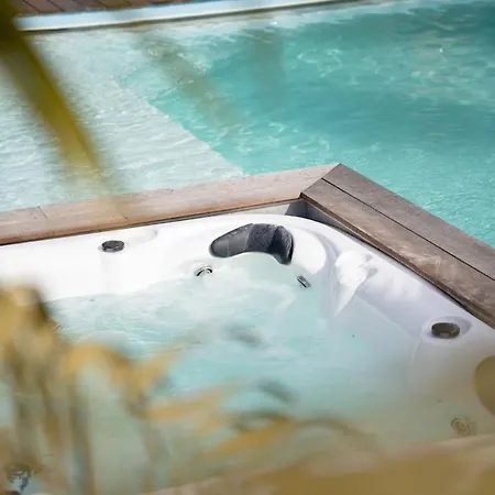 Apartament L'echappee Belle - Private Pool, Spa, Tennis & Golf *