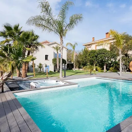 L'echappee Belle - Private Pool, Spa, Tennis & Golf Apartment